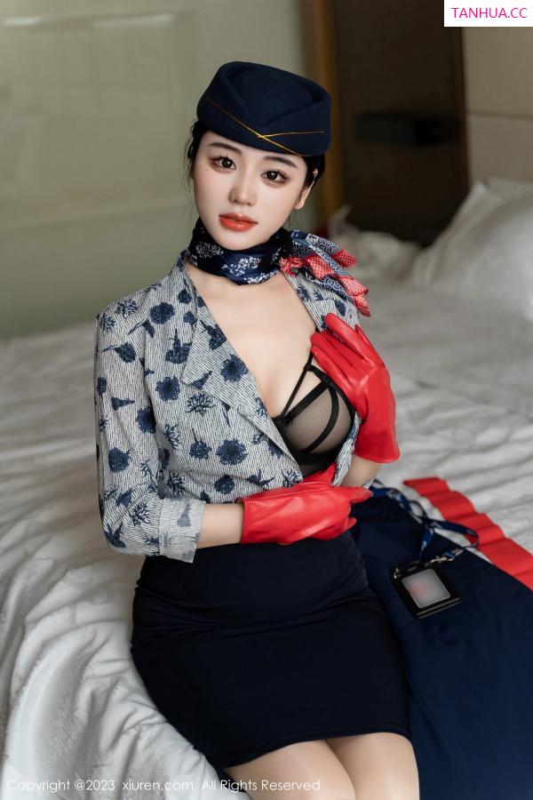   [XiuRen]高清写真图 2023.05.24 No.6790 汐汐爱吃草莓 制服美臀第17张图片